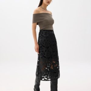 Fitted Off Shoulder Knit Top - Image 5