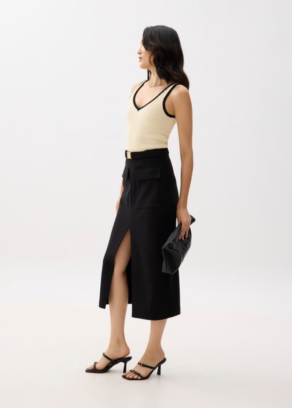 Contrast Knit V-neck Fitted Crop Top